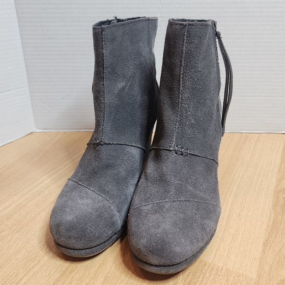 Toms Gray Suede Desert Wedge Ankle Boots Womens Size 12 Like New - Picture 14 of 16